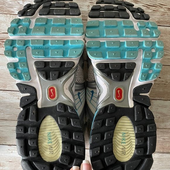 Nike Air Moto 7 Bowerman Series Womans Running Sneaker - Picture 7 of 7